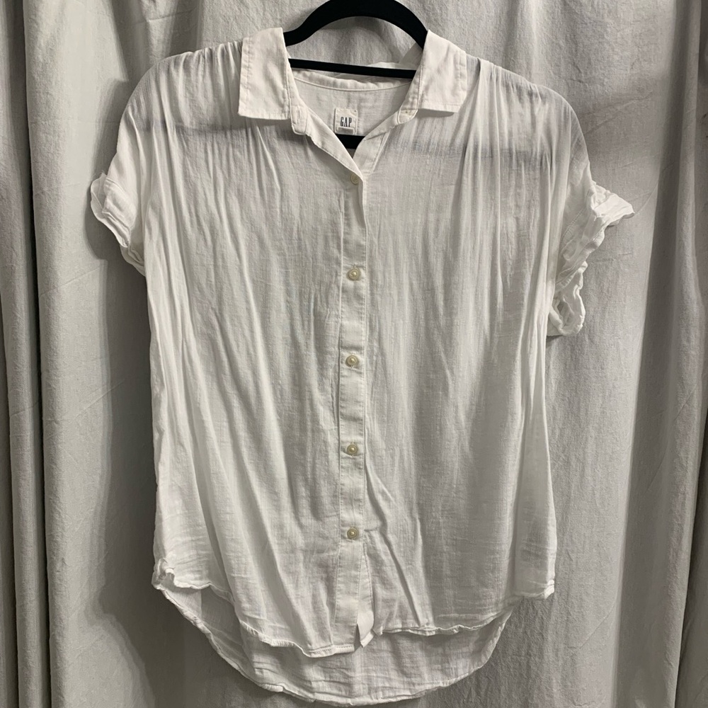 Short sleeve white button down